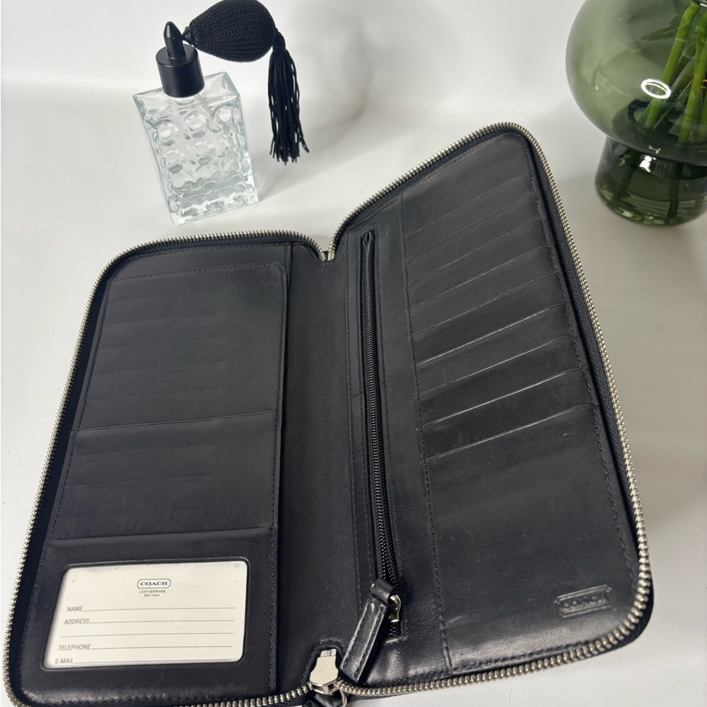 Vintage Coach black leather zip travel wallet